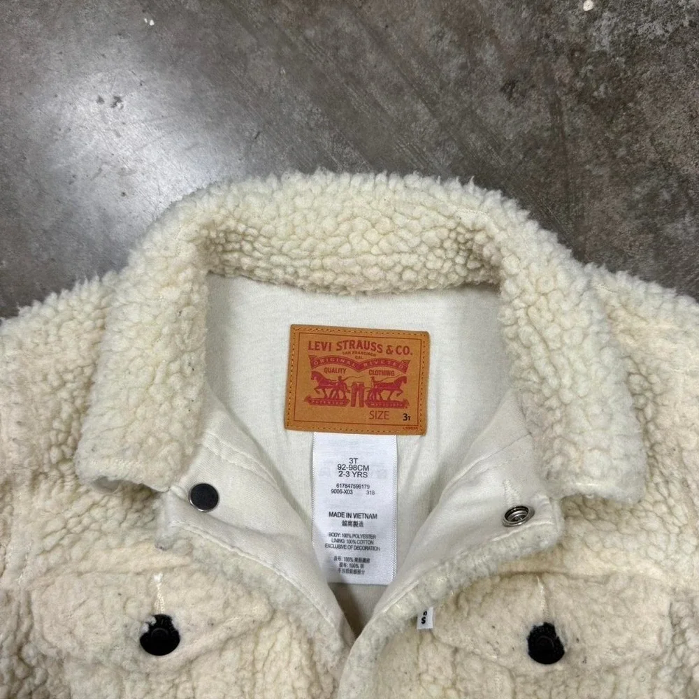 Levi's Kids‎ White Sherpa Trucker Jacket Size 3T